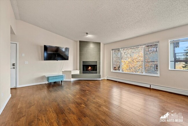 928 E 10th Ave Unit 4
