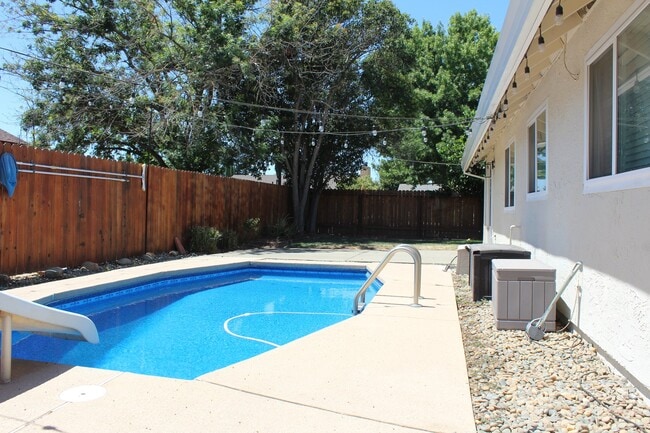 Photo - 9100 Castlebar Way