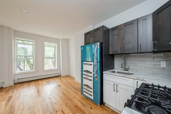 Photo - 838 Freeman St