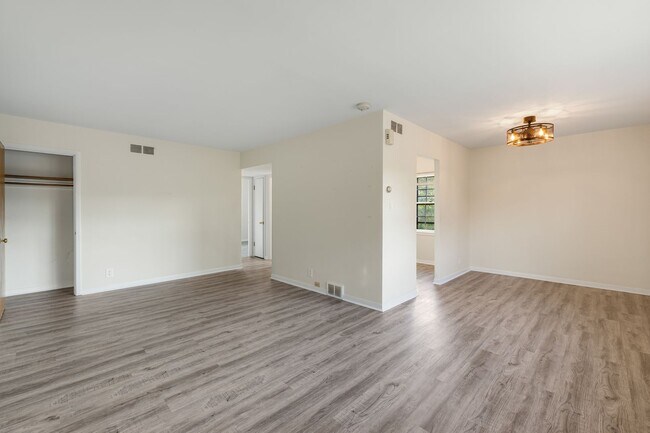 4204 N Olsen Ave Unit 5