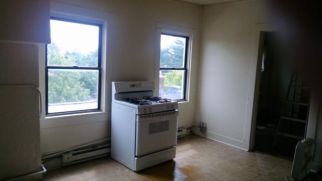 Kitchen - 4256 Nebraska Ave Unidad 3FL