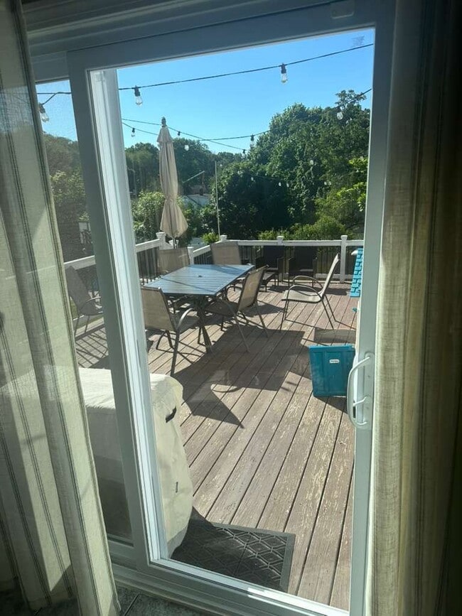 Photo - 1790 Stratfield Rd