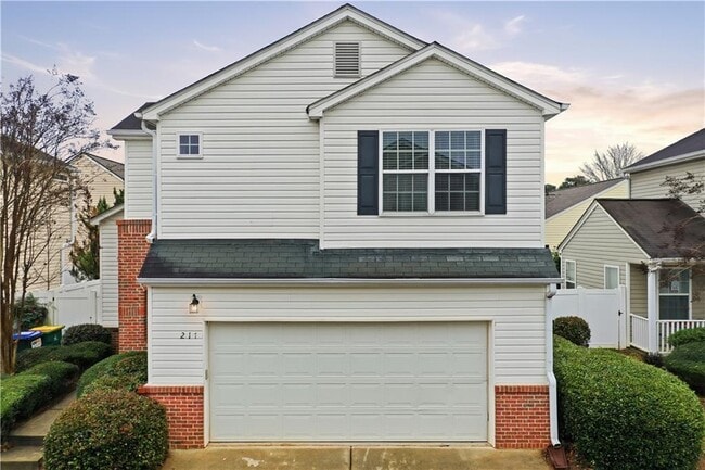 Building Photo - 217 Hiawassee Dr