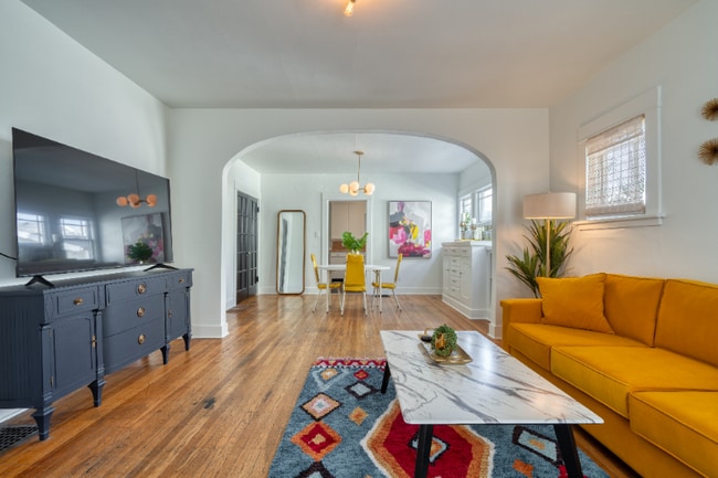 Photo - 2215 SE Powell Blvd Unidad Apt 2