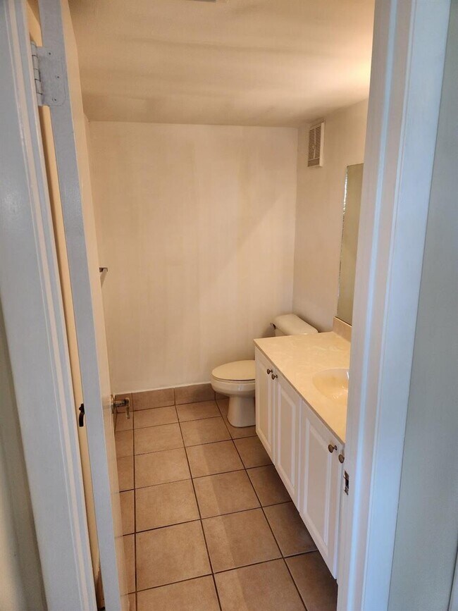 Photo - 731 N Pine Island Rd Unit 402