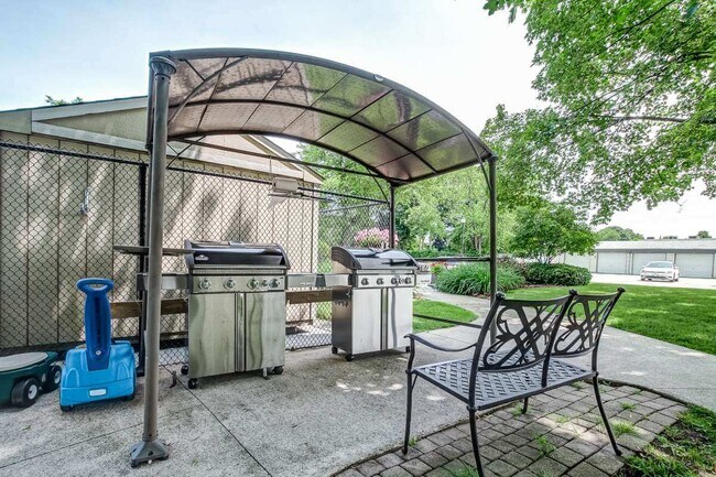 Photo - Pine Terrace Apartments