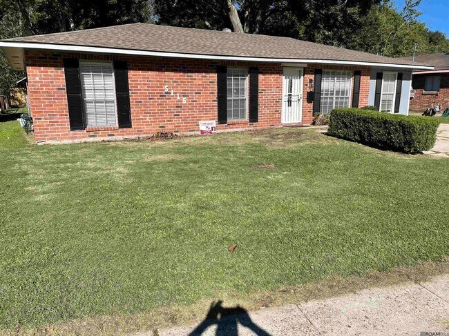 Photo - 5115 Woodlawn Ave