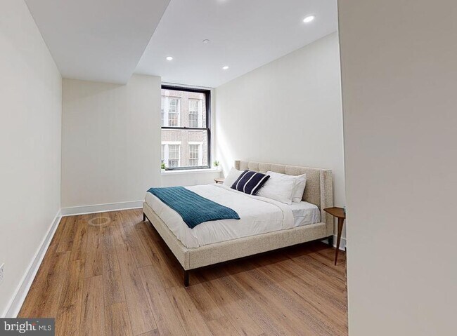 Photo - 150 S Independence Mall W Unit 914