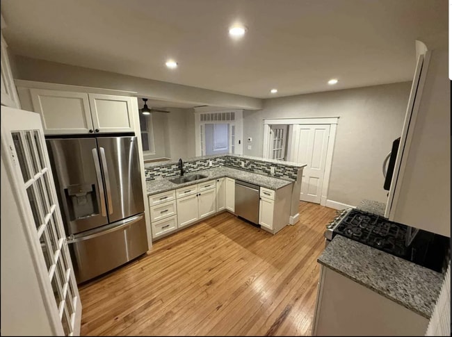 Photo - 4404 Raspe Ave