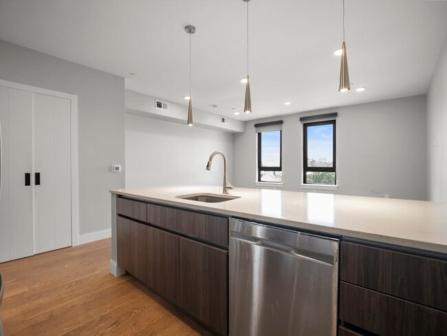 Building Photo - 9 Central St Unit 310