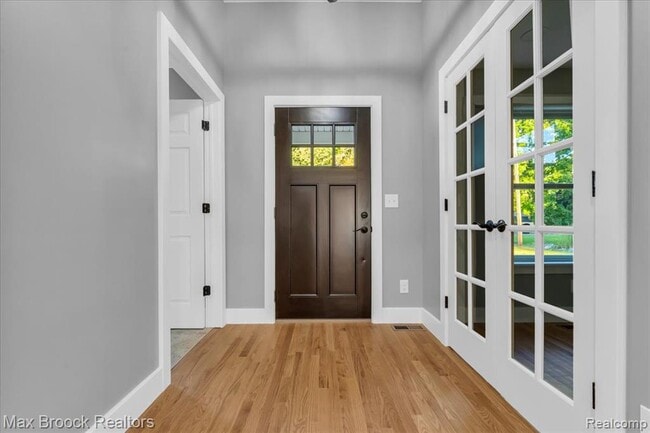 Photo - 1654 Giddings Rd