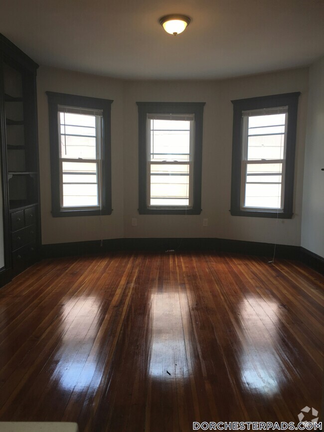 Building Photo - 10 Taft St Rental
