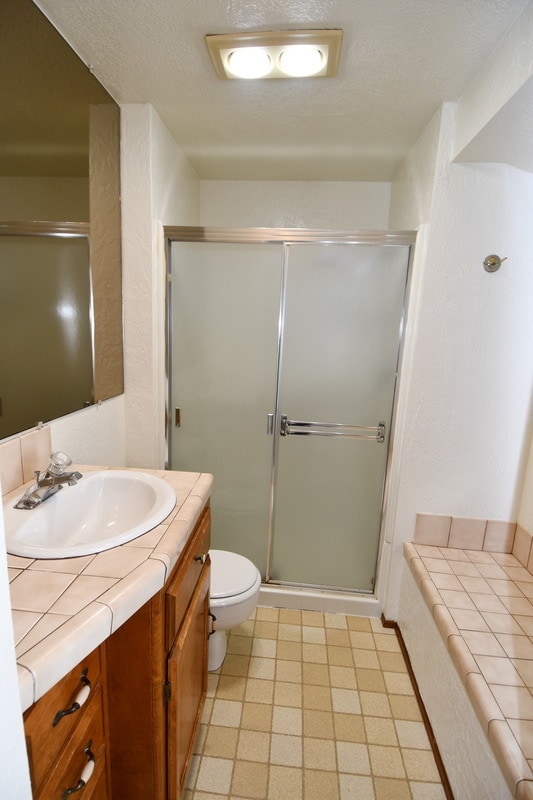 Photo - 805 NE Ash Ct