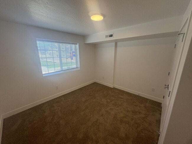 Photo - 1103 Sawmill Blvd E