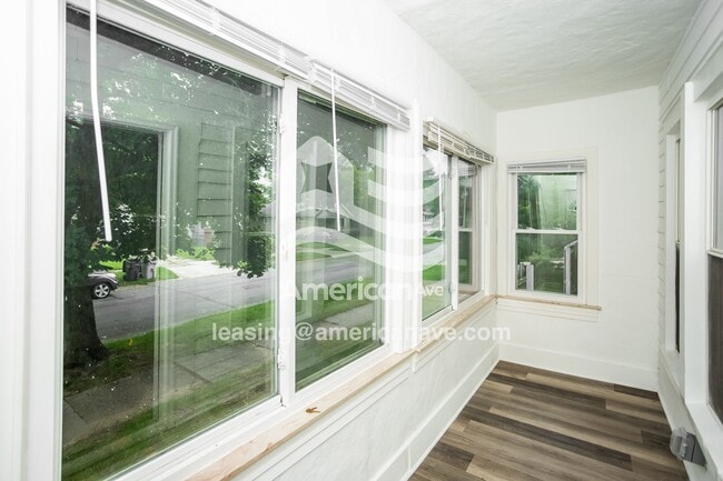 Photo - 404 W George Ave