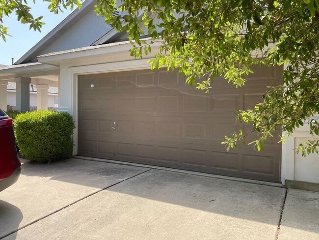 Building Photo - 302 Golden Gate Dr