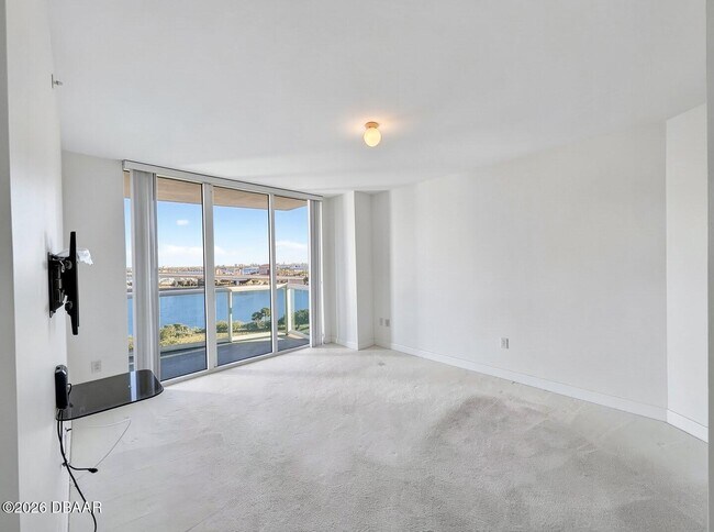 Photo - 231 Riverside Dr Unit 807