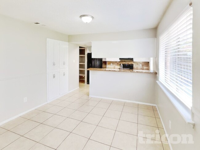 Photo - 20203 Fox Haven Ln