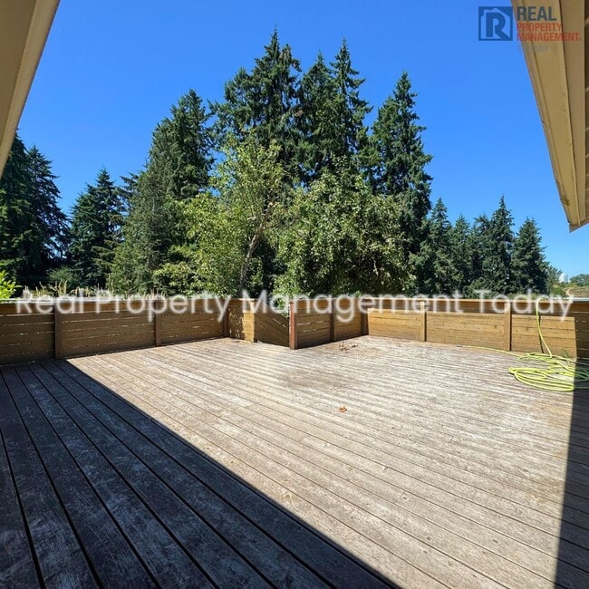 Photo - 9909 98th St SW