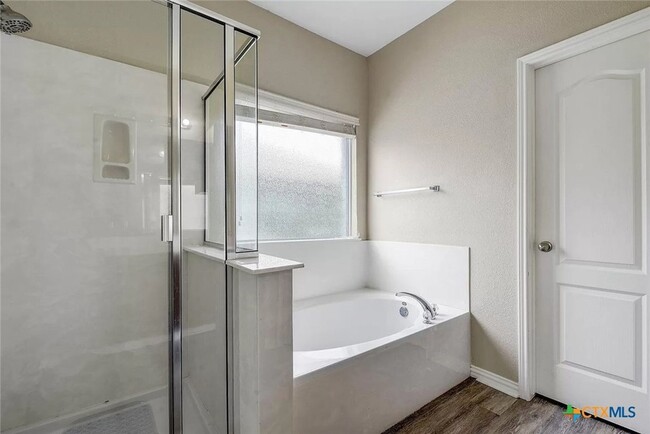 Photo - 245 Buckingham Dr