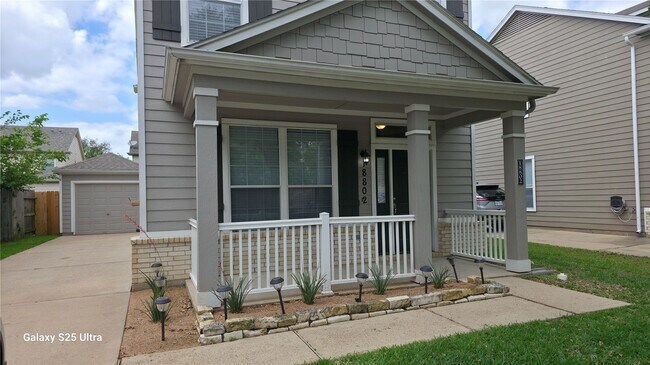 Photo - 18802 Sandelford Dr