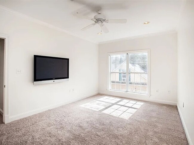 Photo - 105 Broadfoot Cir