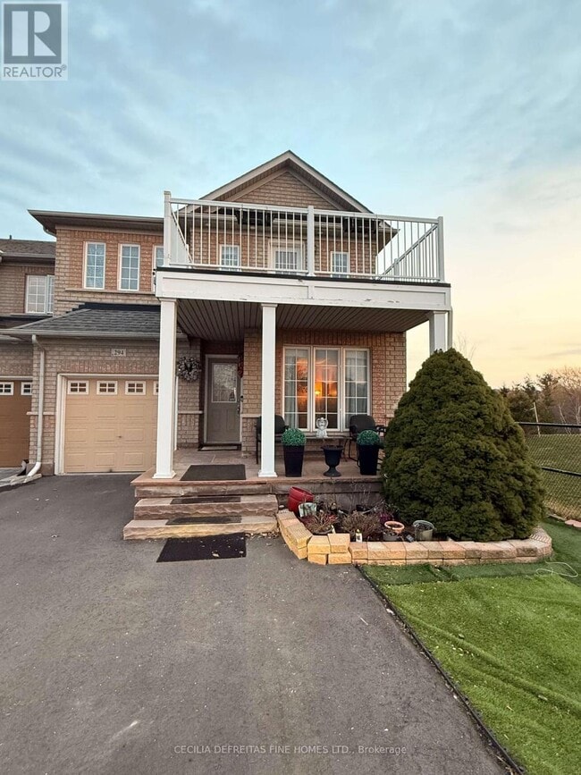 Photo - 294 Wildberry Crescent