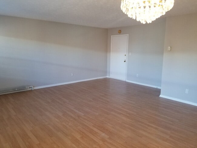 Photo - 13789 Cedar Rd