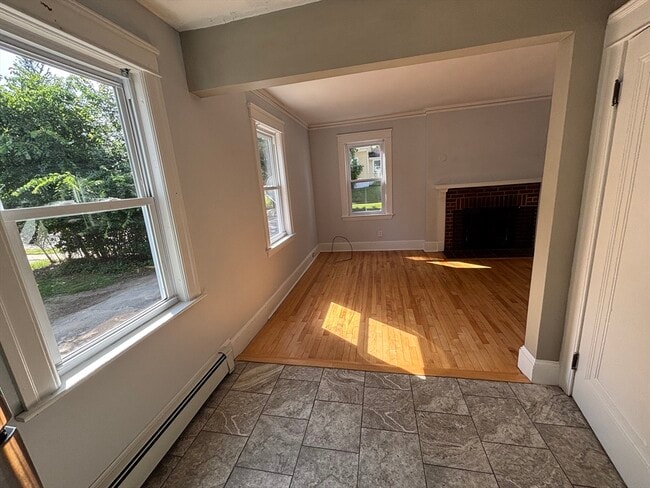 Photo - 466 Chandler St