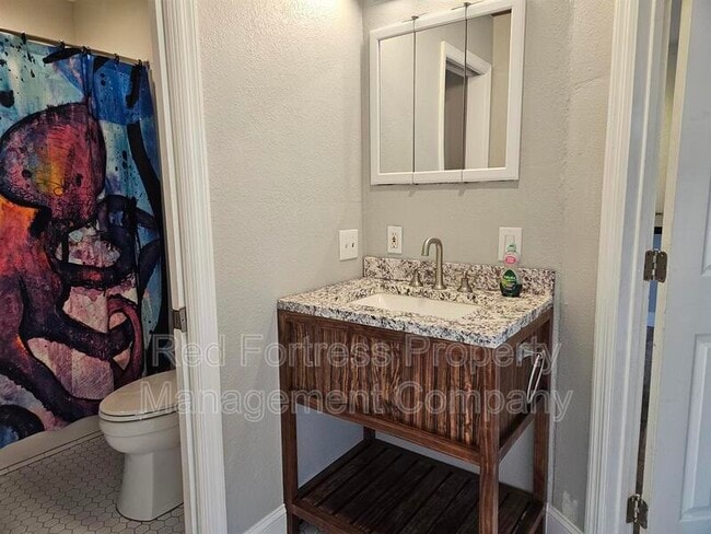 Photo - 433 South Dr