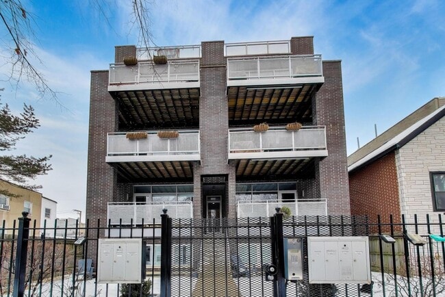 Building Photo - 1509 N Campbell Ave