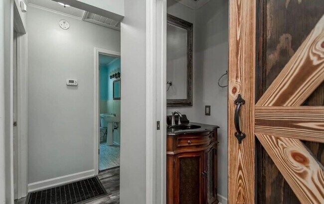Photo - 6613 Westover-