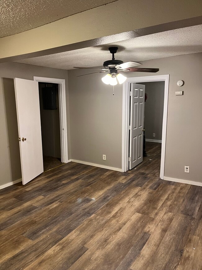 Building Photo - 601 N 1st Ave