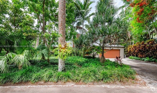 Building Photo - 3400 Poinciana Ave Rental