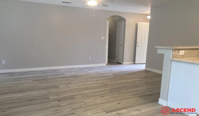 Photo - 10106 Marco Polo Ave