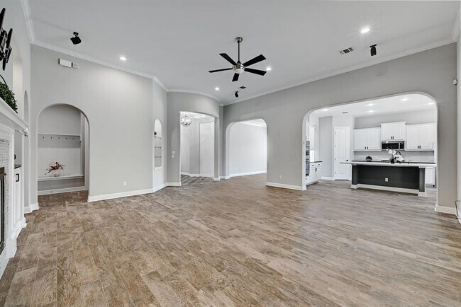 Photo - 154 Goodwater Ct