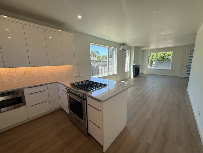 Photo - 2210 Emerson Dr