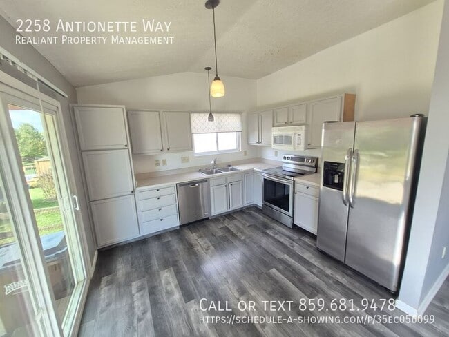 Photo - 2258 Antoinette Way