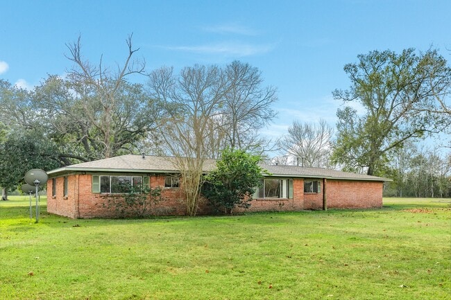 Building Photo - 3702 Cedar Rapids Pkwy