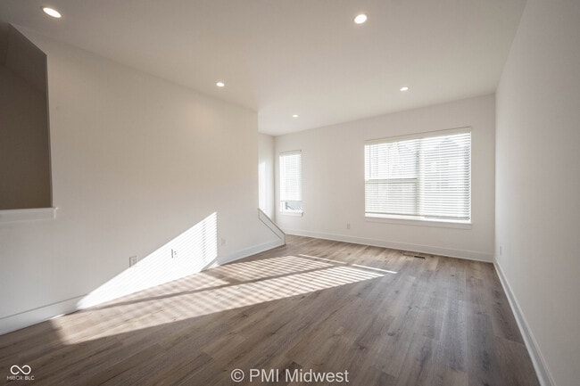 Photo - 1549 Tannery Way