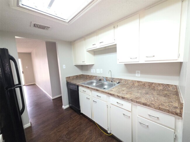 Photo - 9814 Kiwi Ln