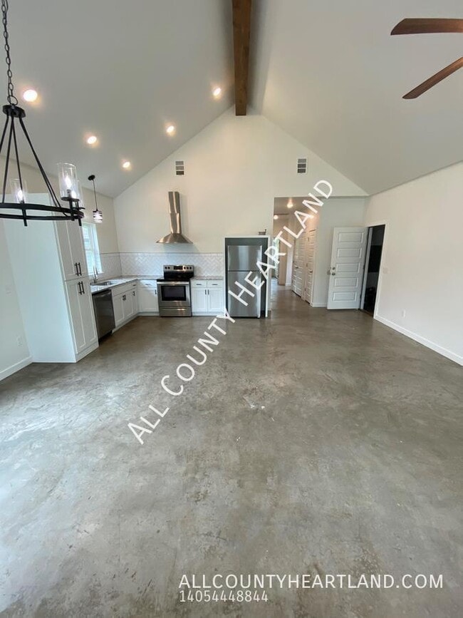 Photo - 520 E Springer Ave