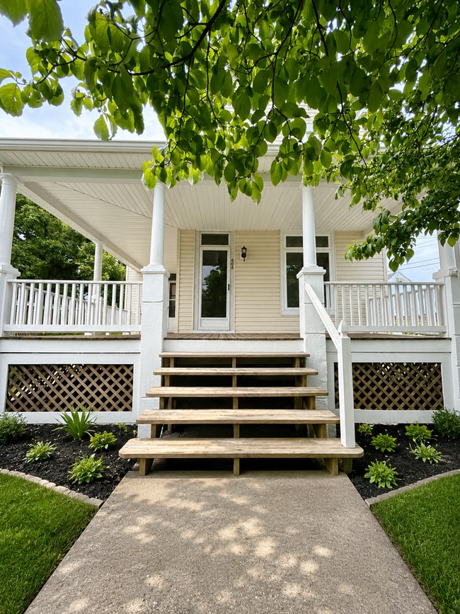Building Photo - Classic Charm Meets Modern Updates in This Spacious Home ?