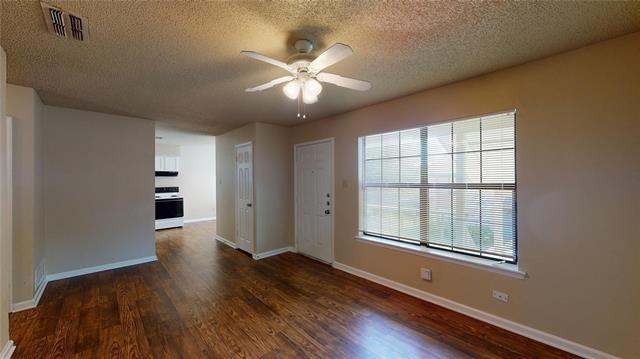 Photo - 218 Renfro St
