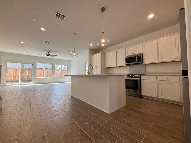 Photo - 1052 Plum Tree Ave