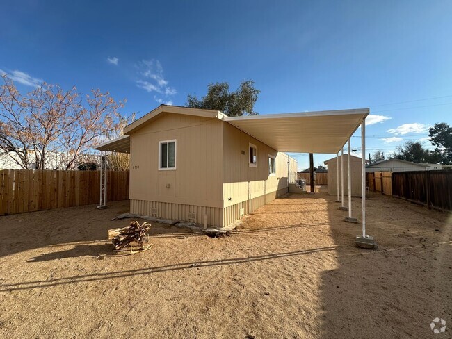 Building Photo - 6517 Canyon Ave Unit 6517 Canyon Rental