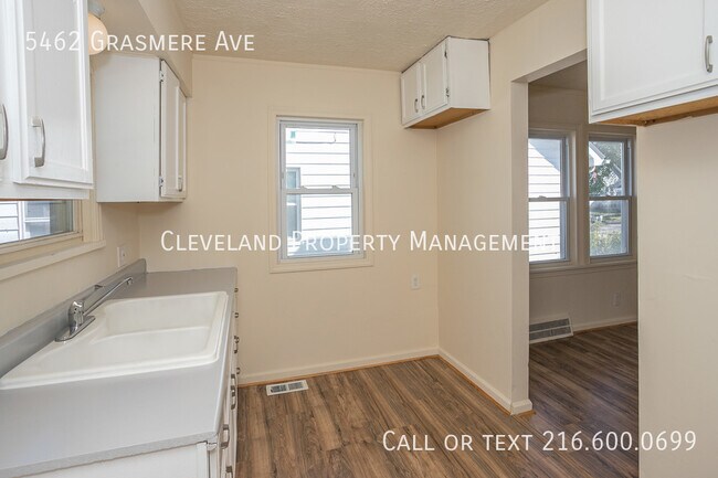 Photo - Cozy Brick Maple Hts Home