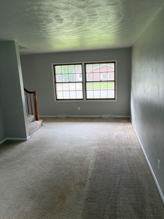 Photo - 19 Michele Dr Unit Room 4