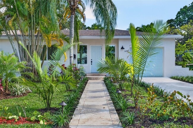 Photo - 1250 NE 133rd St