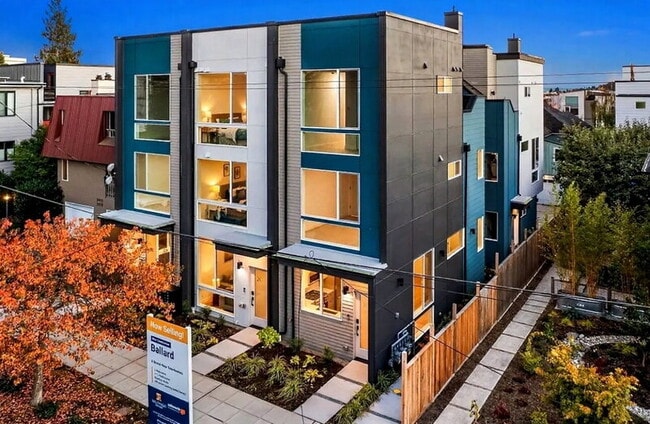 Building Photo - 2441 NW 61st St Rental